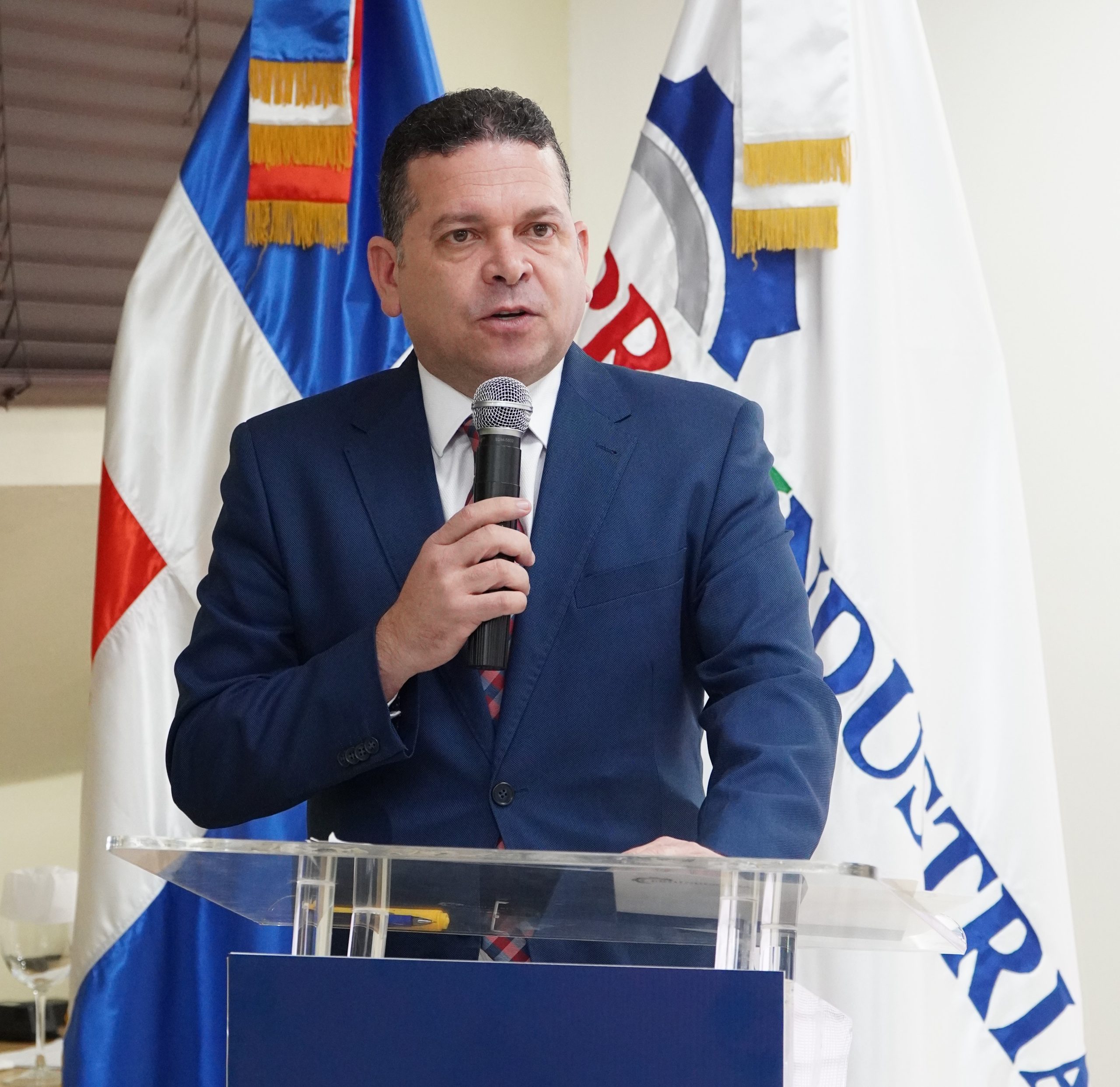 La clave del desarrollo industrial: Cómo la Ley 242-20 transforma el sector en República Dominicana