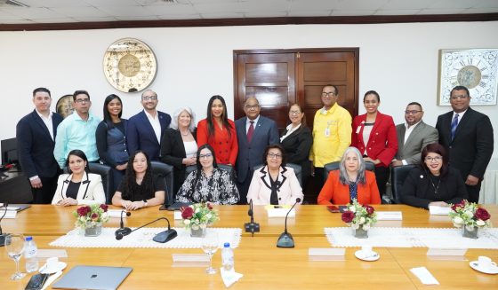 Comisión Evaluadora del Reconocimiento a la Innovación Industrial 2025 se reúne en Proindustria