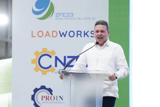 Vicepresidenta encabeza inauguración de dos nuevas naves en Zona Franca de San Pedro de Macorís administrada por Proindustria
